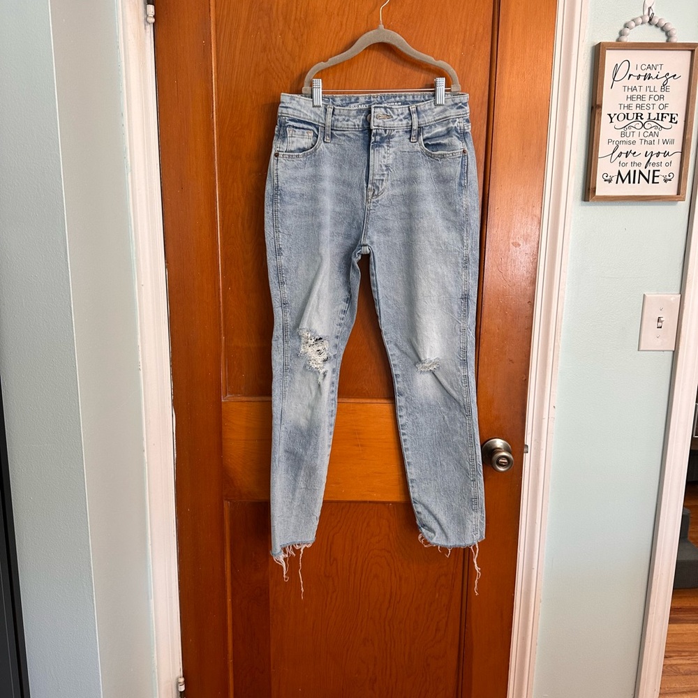 Old Navy Light Blue Distressed Ankle Jeans